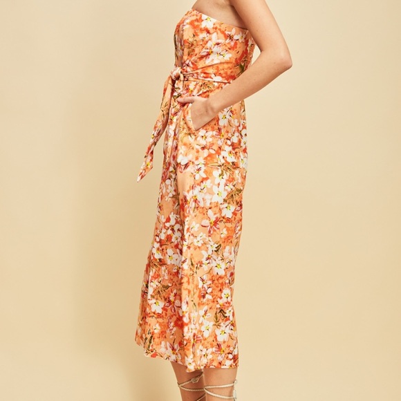 ๐ป Strapless Floral print jumpsuit. - Picture 3 of 7
